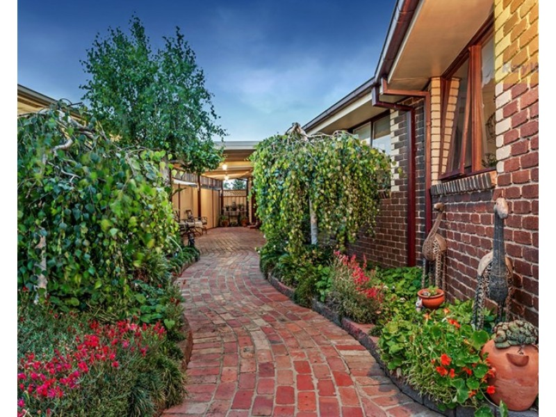 7 Enfield Place, Craigieburn VIC 3064