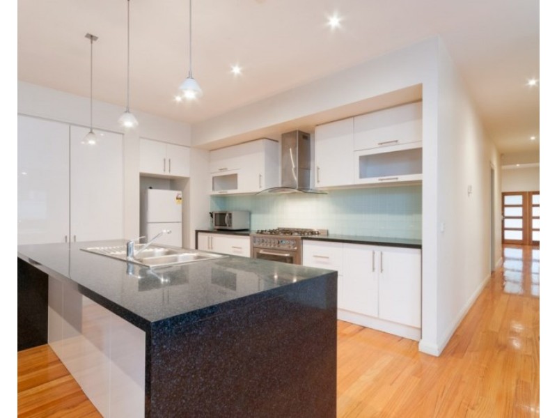 8 Olympic Way, Craigieburn VIC 3064