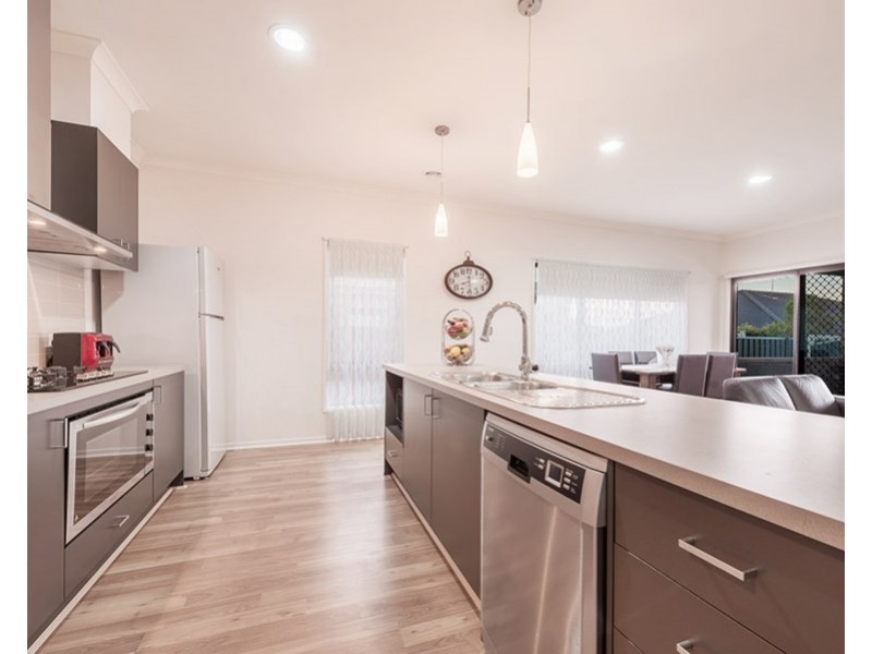 13 Pearl Drive, Craigieburn VIC 3064