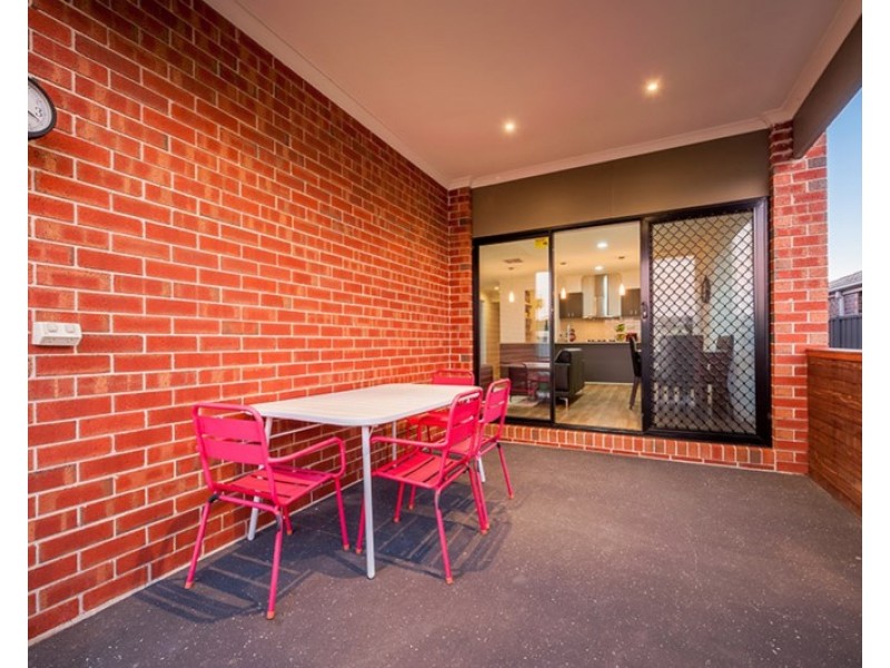 13 Pearl Drive, Craigieburn VIC 3064