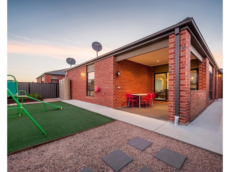 13 Pearl Drive, Craigieburn VIC 3064
