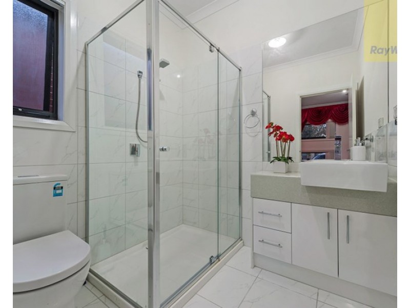 8 Woodgrove Street, Craigieburn VIC 3064