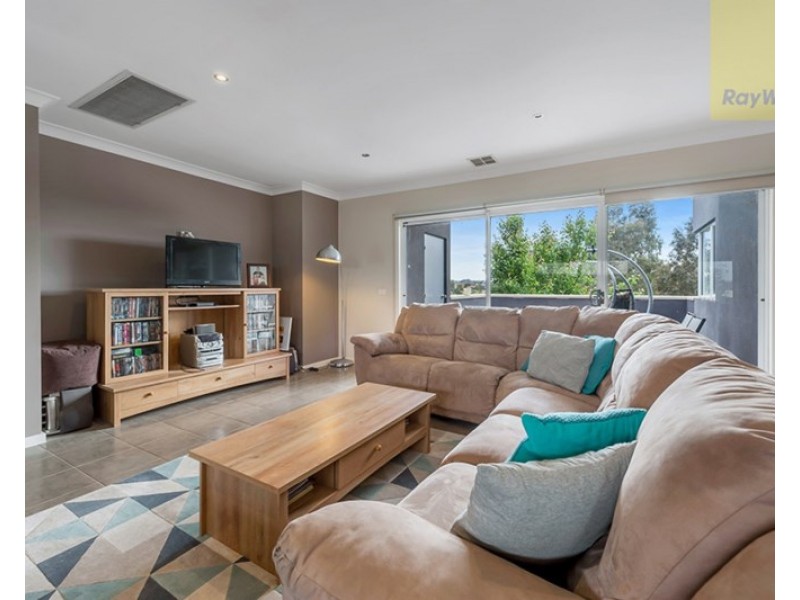 6A Centennial Park Drive, Craigieburn VIC 3064