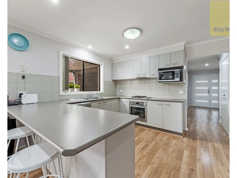 15 Millstream Pass, Craigieburn VIC 3064