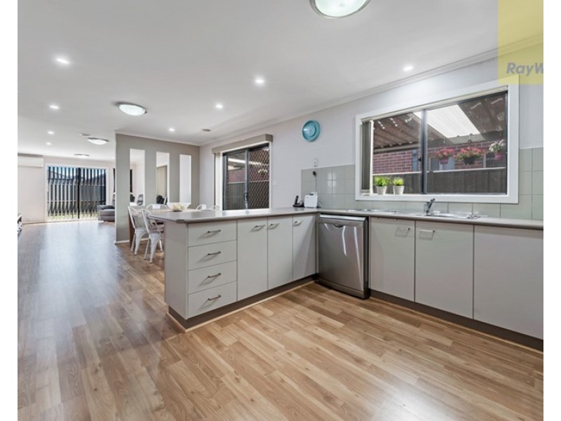 15 Millstream Pass, Craigieburn VIC 3064