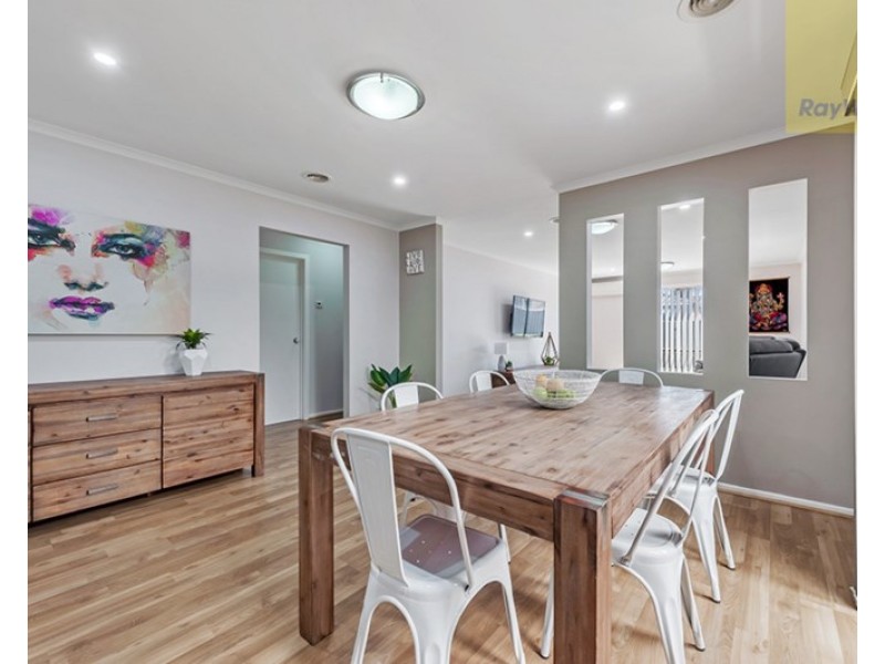 15 Millstream Pass, Craigieburn VIC 3064