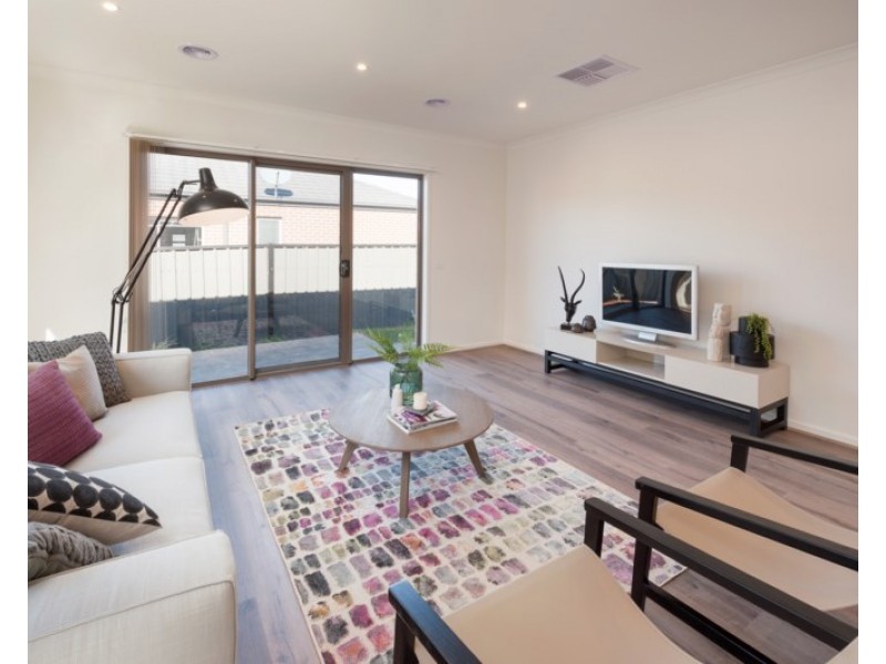 51 Peppertree Parade, Craigieburn VIC 3064