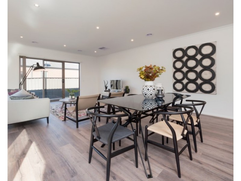 51 Peppertree Parade, Craigieburn VIC 3064
