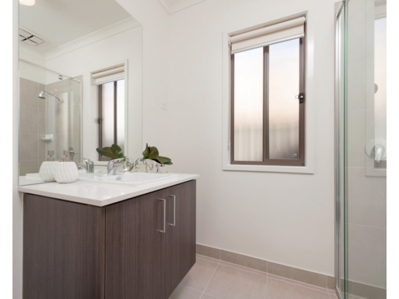 51 Peppertree Parade, Craigieburn VIC 3064