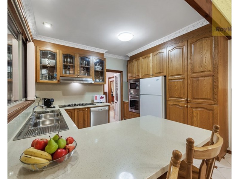 119 Chichester Drive, Taylors Lakes VIC 3038