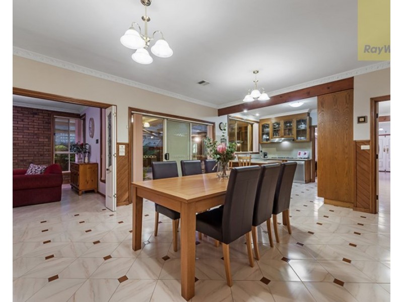 119 Chichester Drive, Taylors Lakes VIC 3038