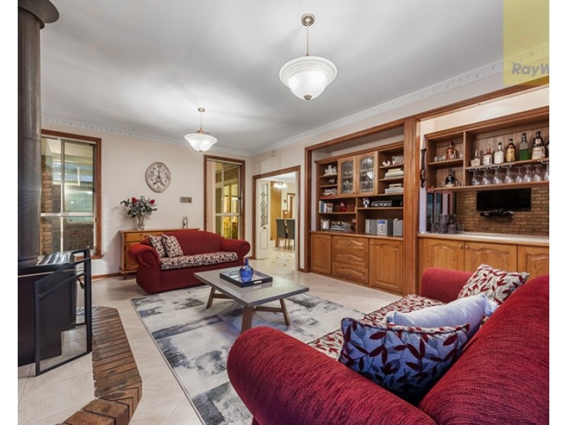 119 Chichester Drive, Taylors Lakes VIC 3038