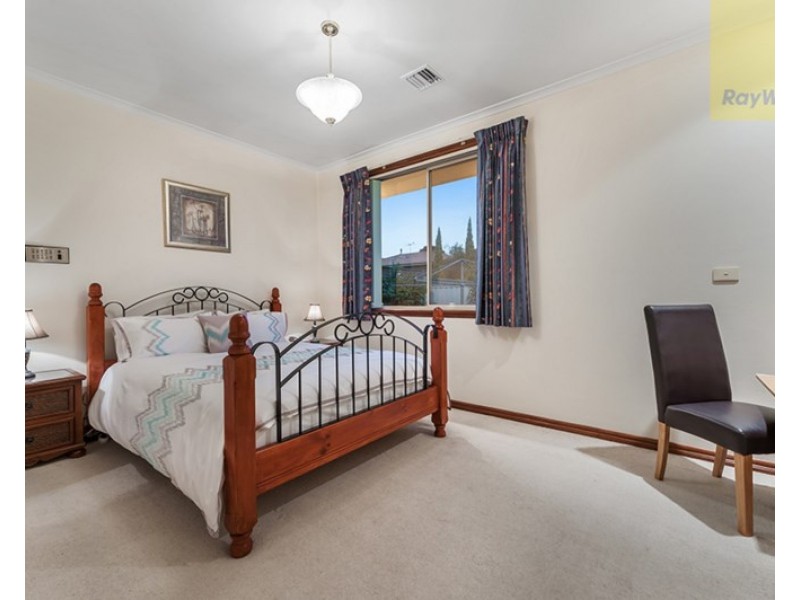 119 Chichester Drive, Taylors Lakes VIC 3038