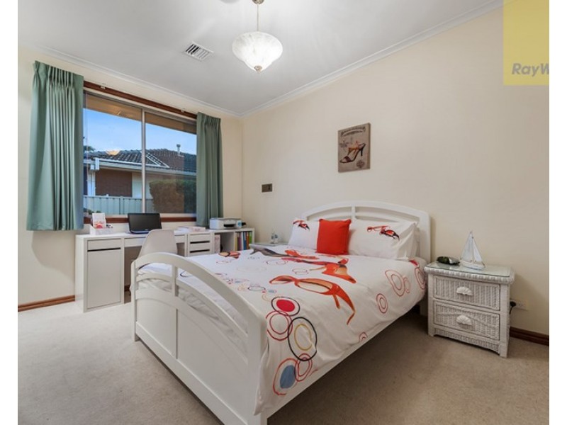 119 Chichester Drive, Taylors Lakes VIC 3038