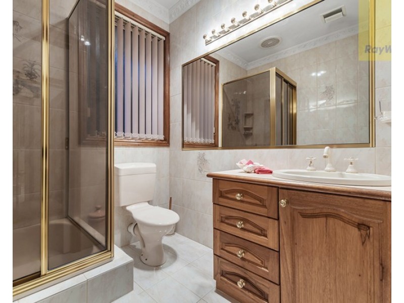 119 Chichester Drive, Taylors Lakes VIC 3038