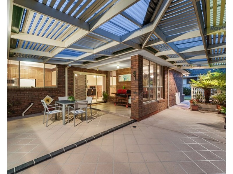 119 Chichester Drive, Taylors Lakes VIC 3038