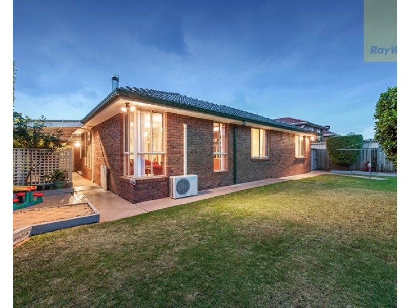 119 Chichester Drive, Taylors Lakes VIC 3038