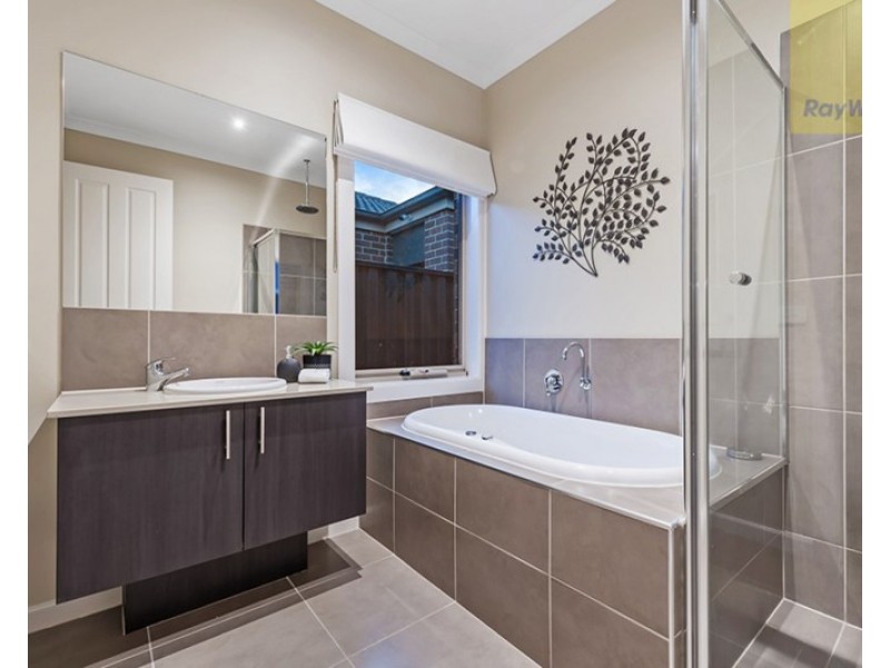 60 Newbury Boulevard, Craigieburn VIC 3064