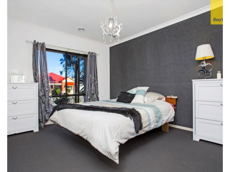 25 Dempster Drive, Craigieburn VIC 3064