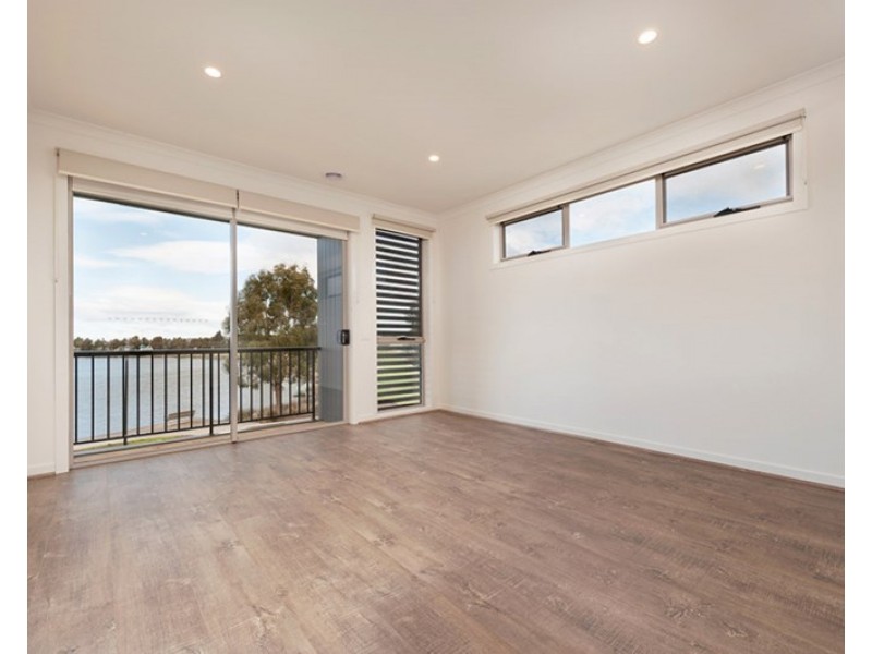 16 Bayano Way, Craigieburn VIC 3064