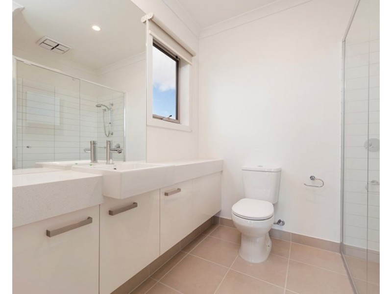 16 Bayano Way, Craigieburn VIC 3064