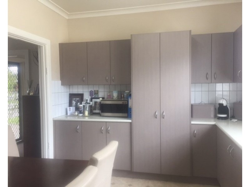 77 Isla Avenue, Glenroy VIC 3046