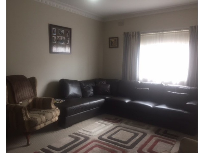 77 Isla Avenue, Glenroy VIC 3046