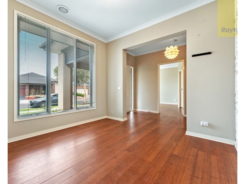 22 Cheltenham Close, Craigieburn VIC 3064