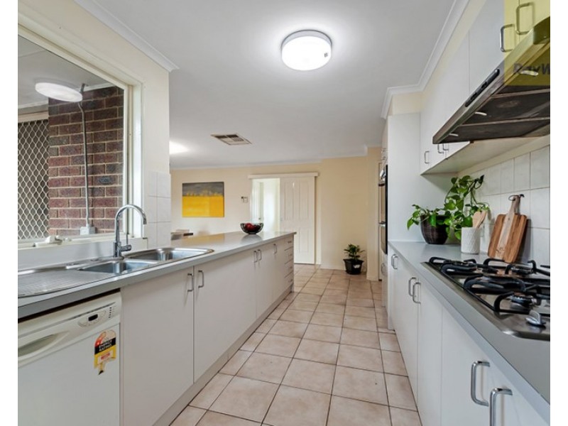 20 Yarcombe Crescent, Craigieburn VIC 3064