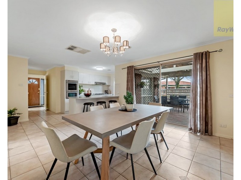 20 Yarcombe Crescent, Craigieburn VIC 3064