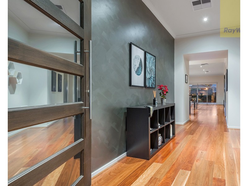 29 Thorngrove Avenue, Craigieburn VIC 3064