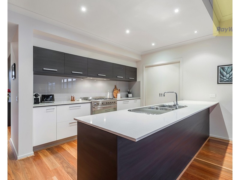 29 Thorngrove Avenue, Craigieburn VIC 3064