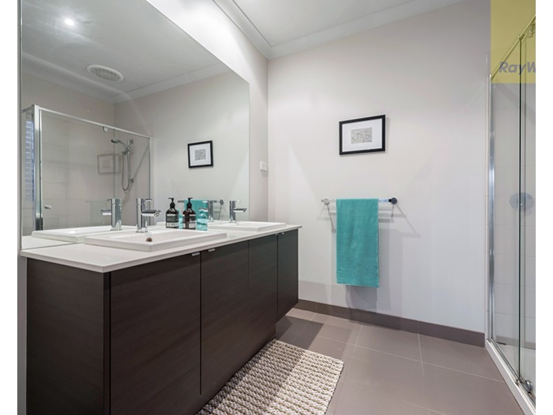 29 Thorngrove Avenue, Craigieburn VIC 3064