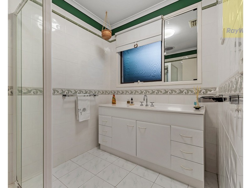 11 Sedgefield Place, Craigieburn VIC 3064