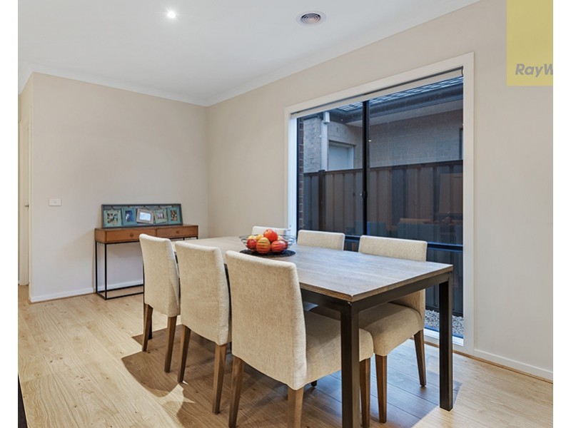 10 Iron Bridge Road, Craigieburn VIC 3064