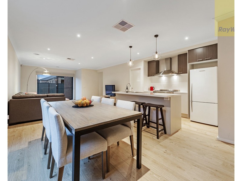 10 Iron Bridge Road, Craigieburn VIC 3064