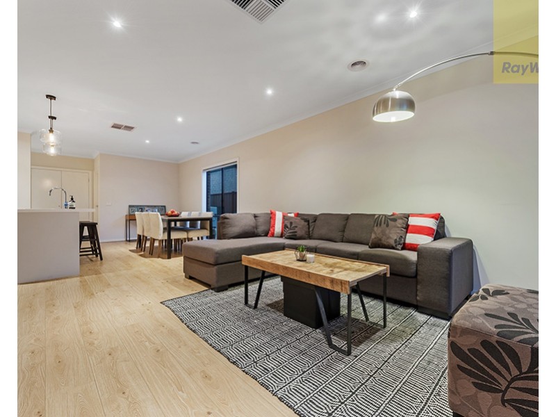 10 Iron Bridge Road, Craigieburn VIC 3064