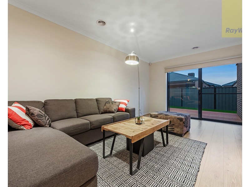 10 Iron Bridge Road, Craigieburn VIC 3064