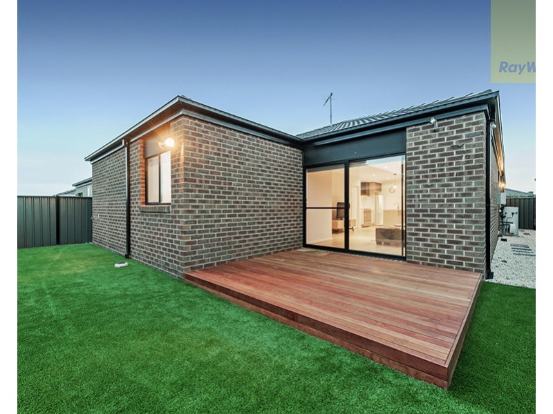 10 Iron Bridge Road, Craigieburn VIC 3064