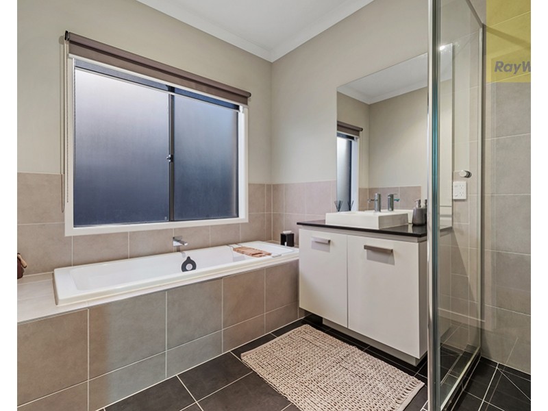 10 Grove Road, Craigieburn VIC 3064