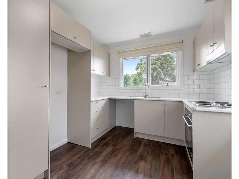 8 Coral Court, Craigieburn VIC 3064