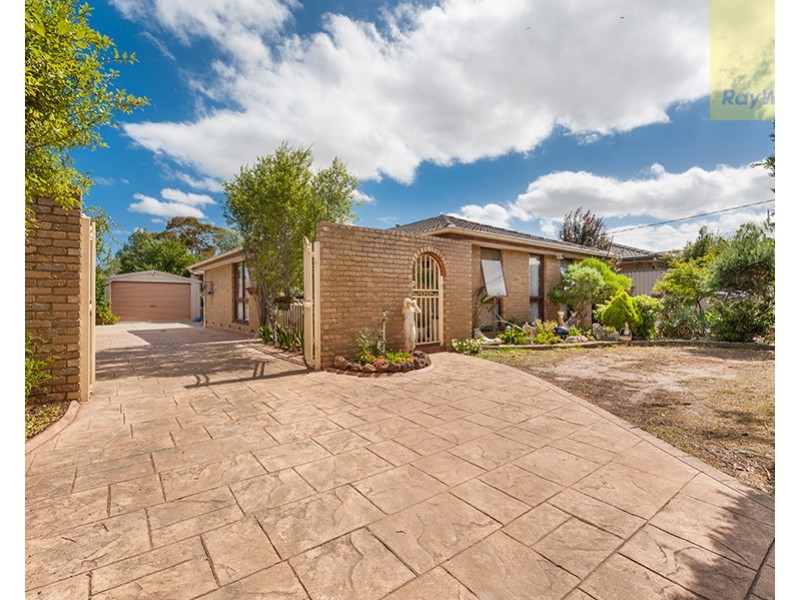 11 Milburn Place, Craigieburn VIC 3064