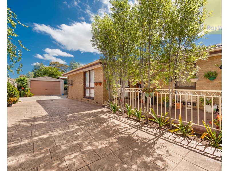 11 Milburn Place, Craigieburn VIC 3064
