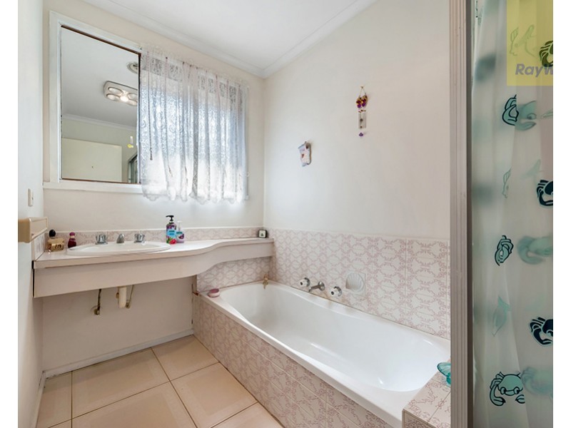 11 Milburn Place, Craigieburn VIC 3064