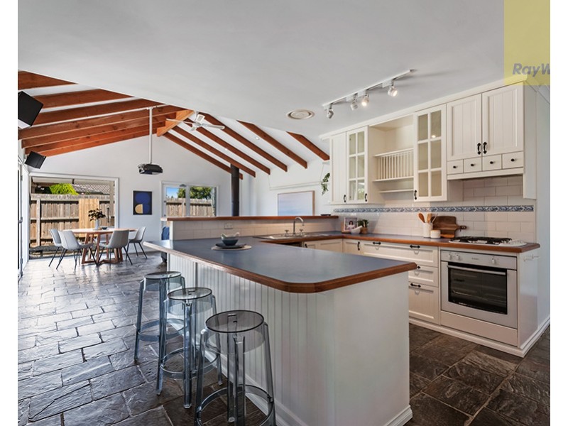 18 Cimberwood Drive, Craigieburn VIC 3064