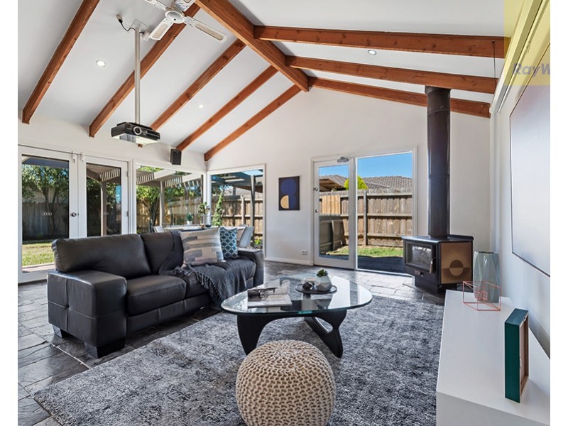 18 Cimberwood Drive, Craigieburn VIC 3064