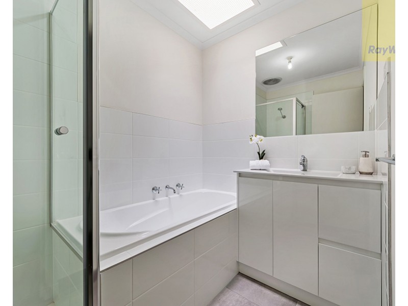 18 Cimberwood Drive, Craigieburn VIC 3064