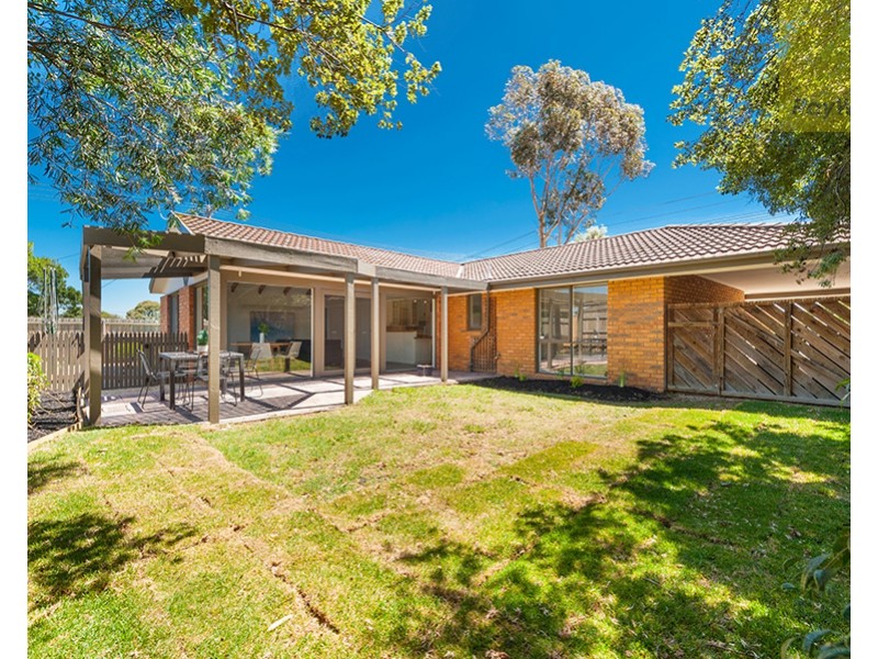 18 Cimberwood Drive, Craigieburn VIC 3064