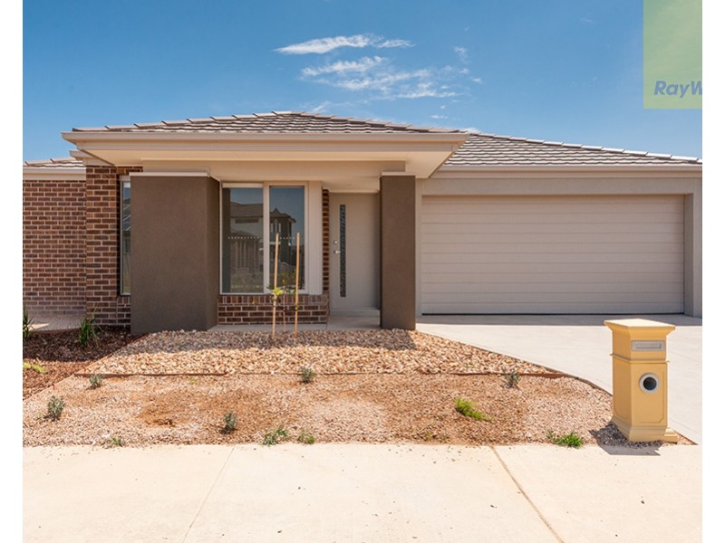 13 Whinfell Street, Mickleham VIC 3064