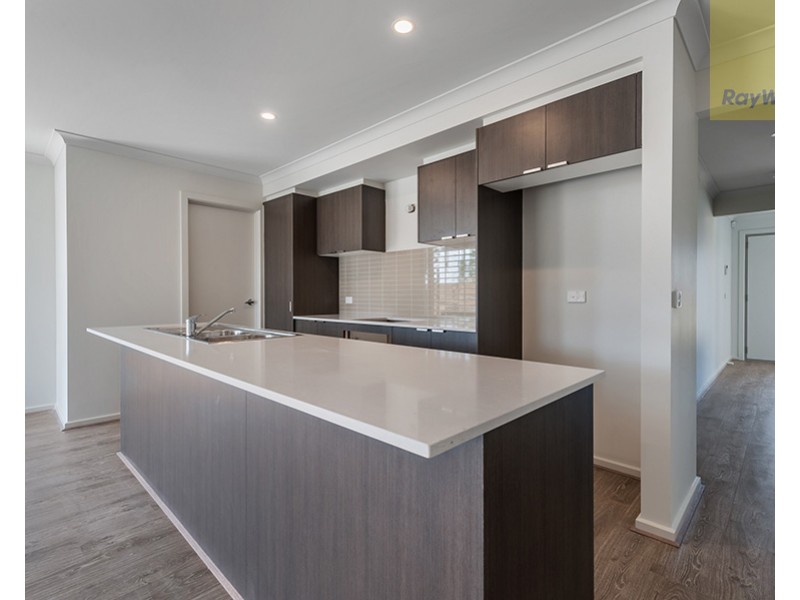 13 Whinfell Street, Mickleham VIC 3064